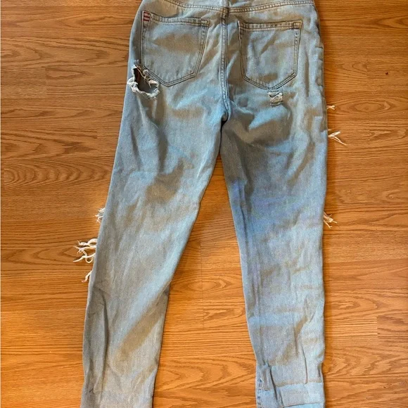Distressed High Waisted Mom Jeans - Picture 5 of 8